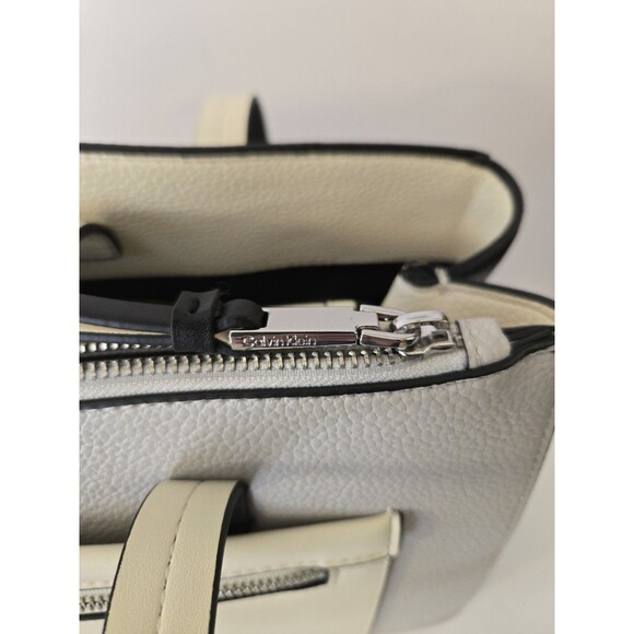 Calvin Klein Women's Hadley Tote Bag 2 in 1 Vegan Leather 5 Pockets Black/White - Picture 9 of 11